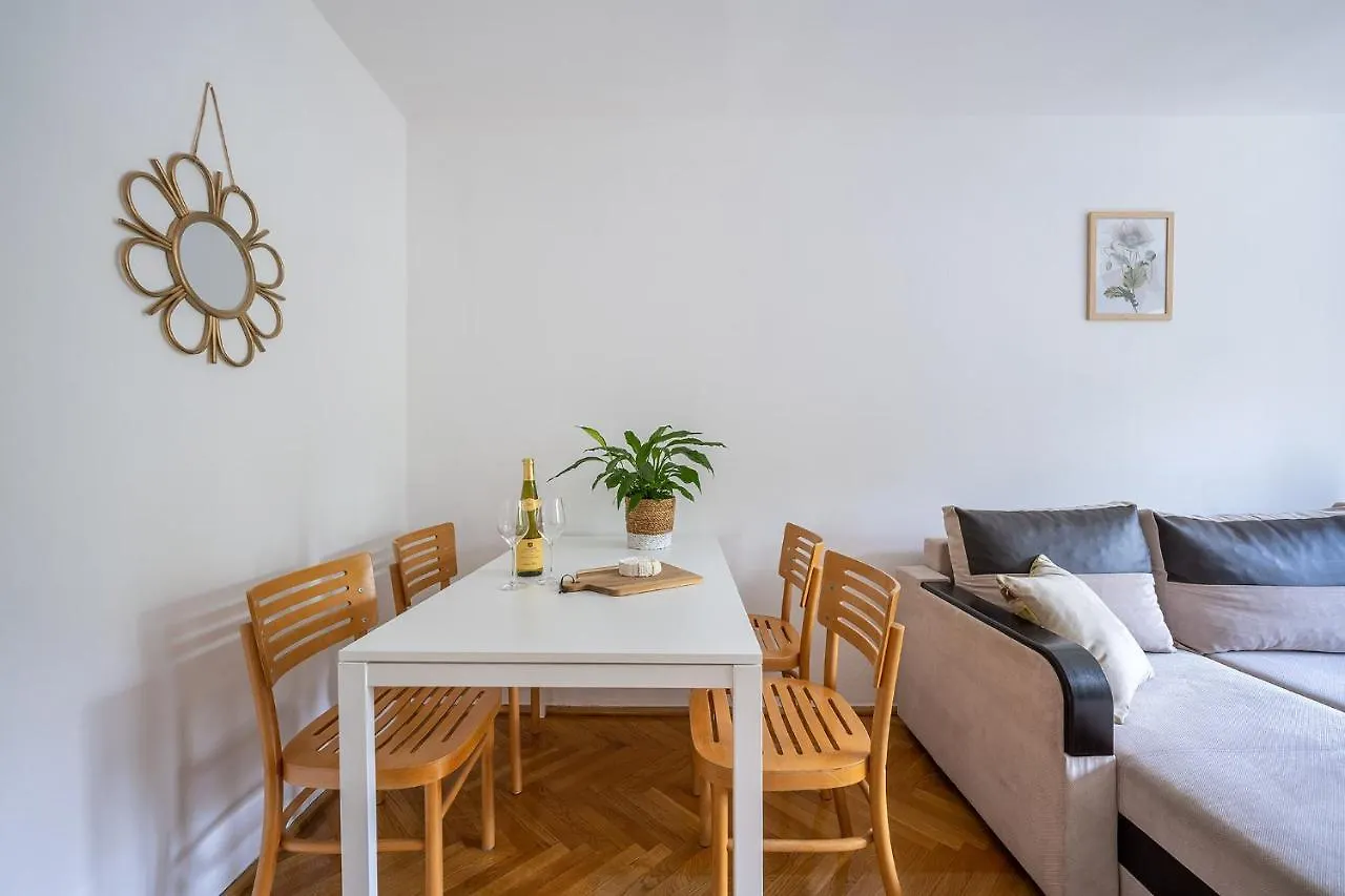 Zielona Literacka Apartment Warsaw Poland